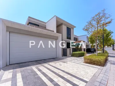 Near RGS Lagoon | Upgraded | Park Backing