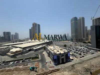 SPACIOUS 2BHK ~ BRIGHT AND CLEAN ~ PRIME LOCATION ~ FAMILY BUILDING ~ Sea vie