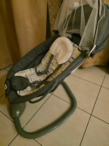 🍼 3-in-1 Deluxe Multi-Functional Bassinet – Excellent Condition