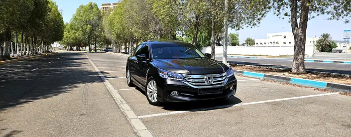 Top of Line,Full Option Sunroof No.1-Genuine Condition Honda Accord 2016 GCC Spec-.Family Used.
