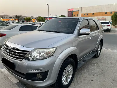 صورة 10 لـ 2015 Toyota FORTUNER
