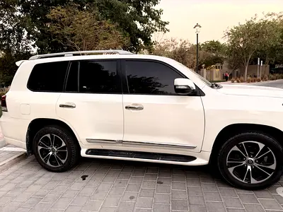 2011 Toyota LAND CRUISER 照片 2
