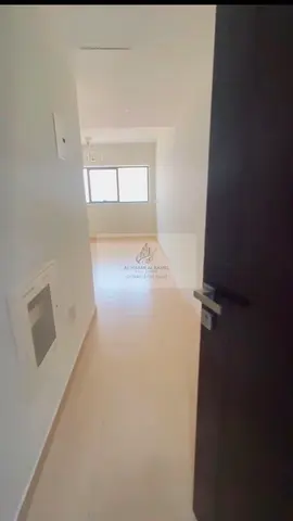 Second-time occupancy || Open views || Master bedroom || Built-in wardrobes || Direct access to Dubai