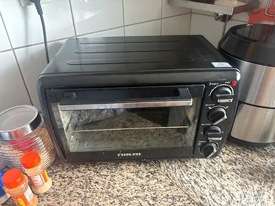 Used countertop electric oven / toaster oven - working condition