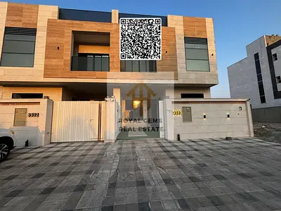 منزل تاون هاوس بخمس غرف نوم مع تراس على السطح، ملكية حرة // جميع رسوم التسجيل مشمولة // موقع مميز في الحليو 2
