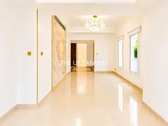 Fully Upgraded | End Unit | Close To Pool and Park