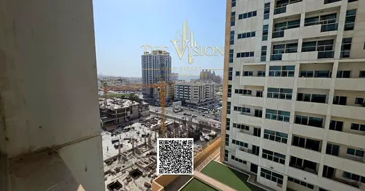 Premium studio apartment for rent with parking on a high floor with partial sea views.