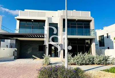 Standalone | Facing Golf Course | Branded