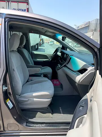 صورة 8 لـ 2016 Toyota SIENNA
