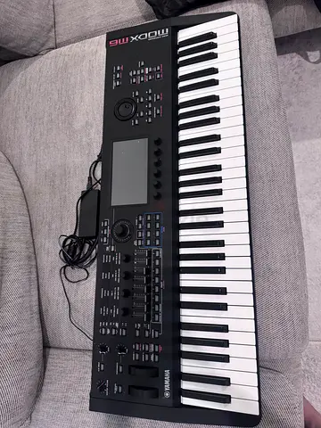 Yamaha Modx M6 keyboard ( 8 months old)