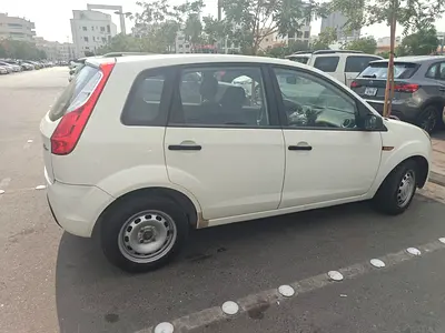 2012 FORD FIGO 照片 4