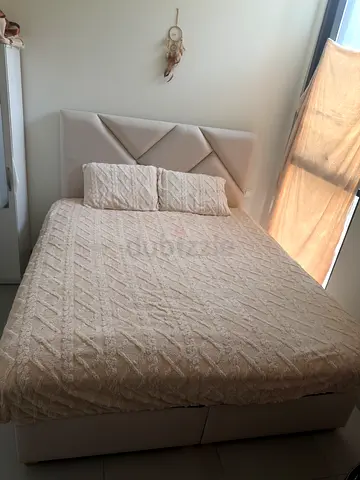 King Size Bed 180×200 cm + Mattress + Mattress Topper