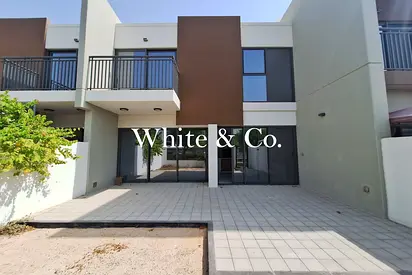 Single Row l Close to Pool l Open Plan