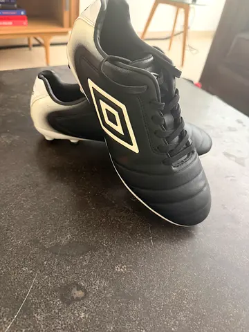 Umbro football boots - black/white, size: EU 40, used once