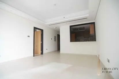 1 Cheque Offer- Ready 2 Move in - Middle Floor