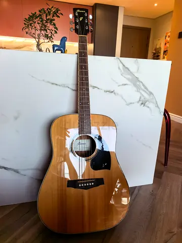 Ibanez Acoustic Guitar - Natural Finish, Good Condition, new strings