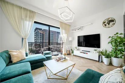 VOT | Semi Upgrade | Middle Floor | Furnished