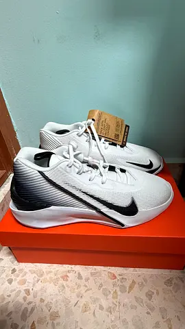 Nike men's white & black training shoes (G.T. JUMP ACADEMY) - never used, size - US 8.5