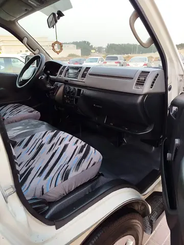 2012 Toyota HIACE — фото 3