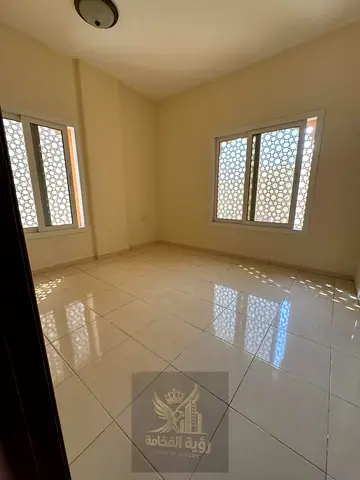 شقة غرفة وصالة للإيجار السنوي في المجره – الشارقة فرصة مميزة للإيجار السنوي في منطقة المجره،