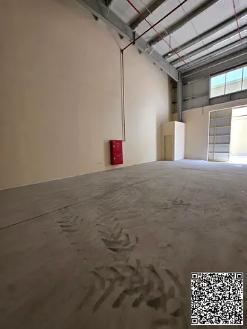 مستودع للايجار السنوي/مسطح/كهرباء 20 كيلوواط/موقع استراتيجي و مميز و مطلوب في السوق/سعر لقطه