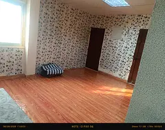 Single Room in Villa Available – Al Sabkha, Sharjah