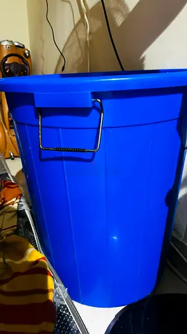 Large blue plastic bucket with handle - good condition,without lid