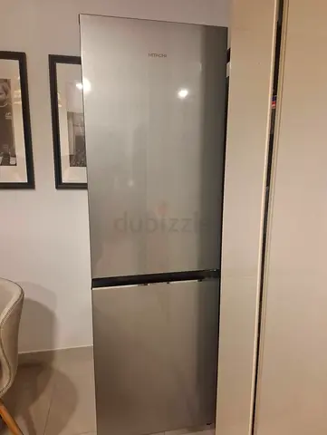 Hitachi Bottom freezer fridge 60cm Exellent Condition