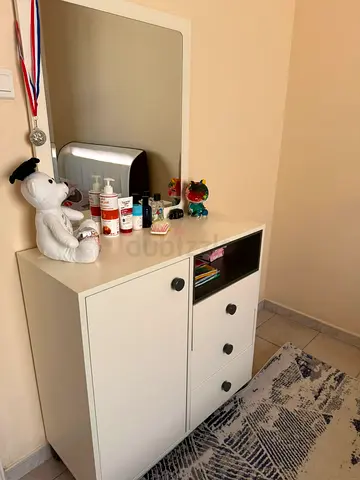 Full set single bed room including Mattress, Dresser/mirror closet and drawers - good condition