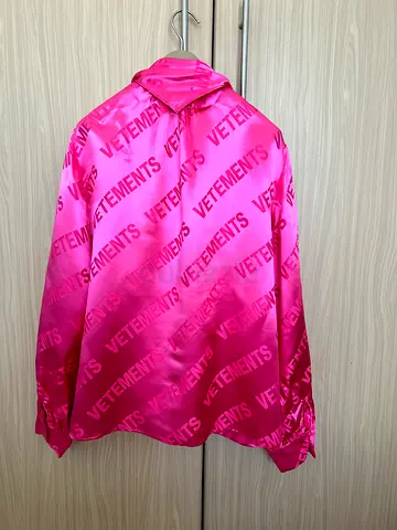 Bright pink VETEMENTS logo satin shirt, size M (pre-loved)