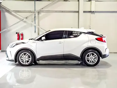 2023 Toyota C-HR — фото 5