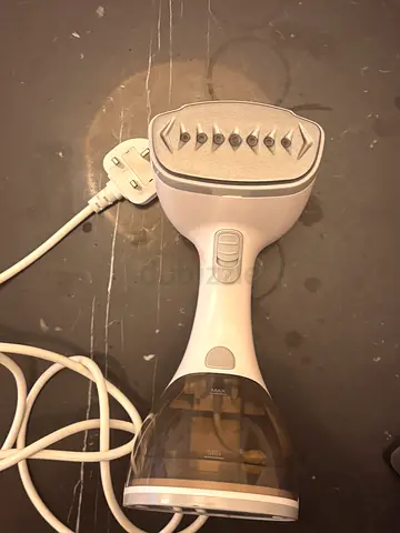2000W Handheld Garment Steamer with LCD Display – Never USED