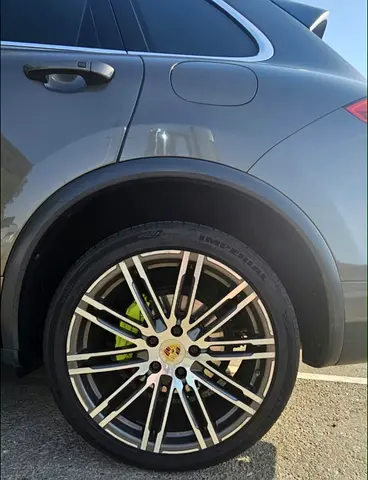 صورة 5 لـ 2015 Porsche CAYENNE