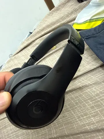 Beats Studio over-ear wireless headphones - used, good condition
