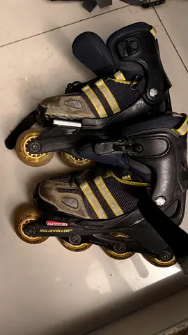 Used inline rollerblades (adult) plus body protect items