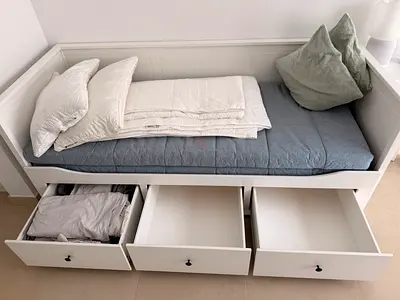 IKEA Hemnes White Daybed with 3 Under-bed Drawers - Single/Trundle Style