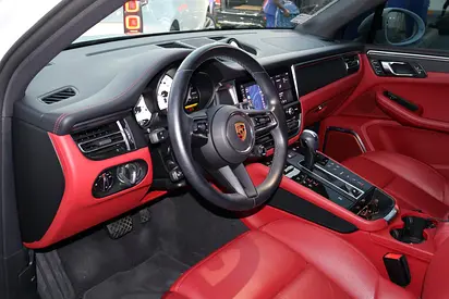 صورة 5 لـ 2023 Porsche MACAN