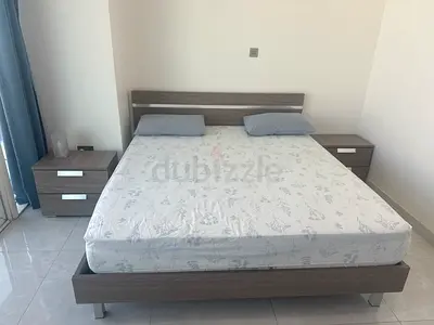 Modern Grey Wood Bedroom Set with Bed and Two Nightstands and mattress