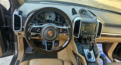 Pristine Porsche Cayenne S 2015 | e-Hybrid | GCC Specs | Low Mileage