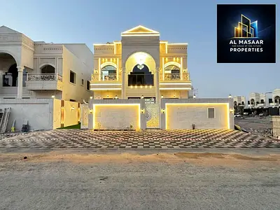 Luxury villa with a classic design, spacious roof, freehold ownership, 6 master bedrooms, and ample parking. Special price including registration. Spe