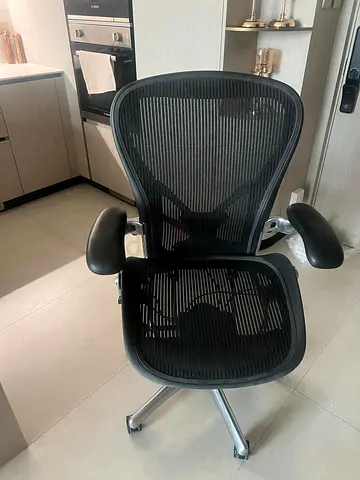 HERMAN MILLER AERON SIZE C FULLY LOADED ADJUSTABLE