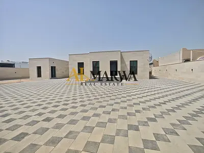 Spacious 5-BedRoom separate Majlis Big space Ready to Move Villa