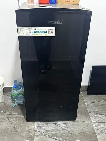 Super General Compact Refrigerator (Black)