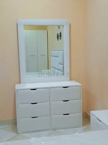 White 6-Drawer Dresser with Large Mirror - Good Condition