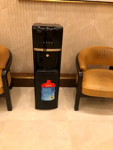 Bottom load water dispenser