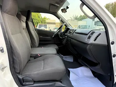 صورة 13 لـ 2011 Toyota HIACE
