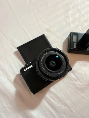 Canon M100 Mirrorless Camera
