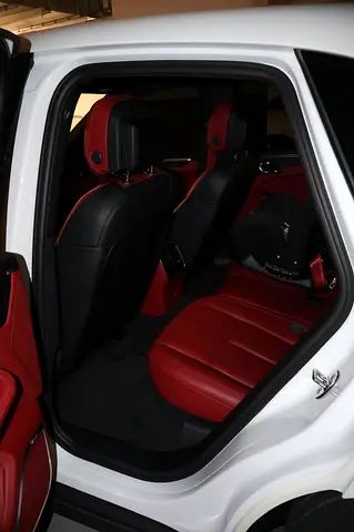 صورة 8 لـ 2023 Porsche MACAN