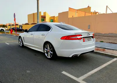 2015 Jaguar XF — фото 6