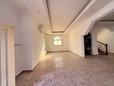 Amazing offer 5bhk villa just in 100k 4cheques payment well designed prime location